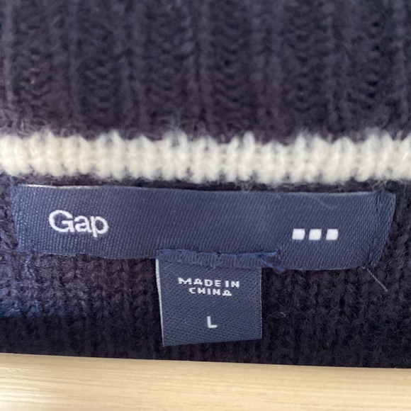 Gap striped sweater- size L - Picture 2 of 4